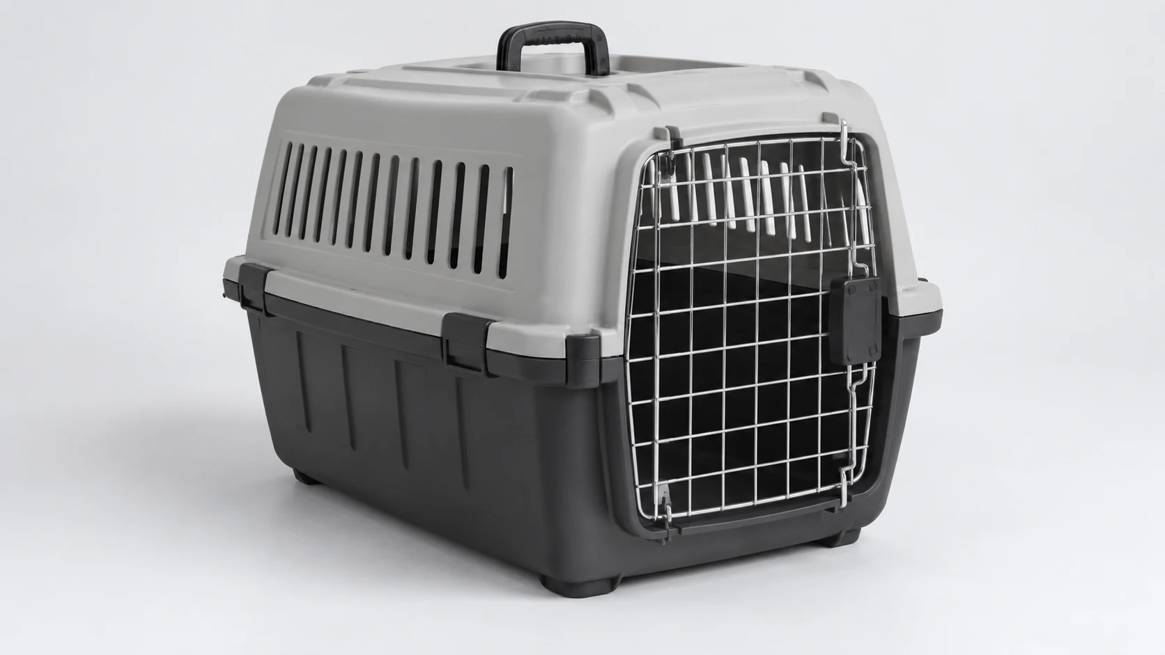Illustrative grau-schwarze Hartschalenbox mit Gittertür